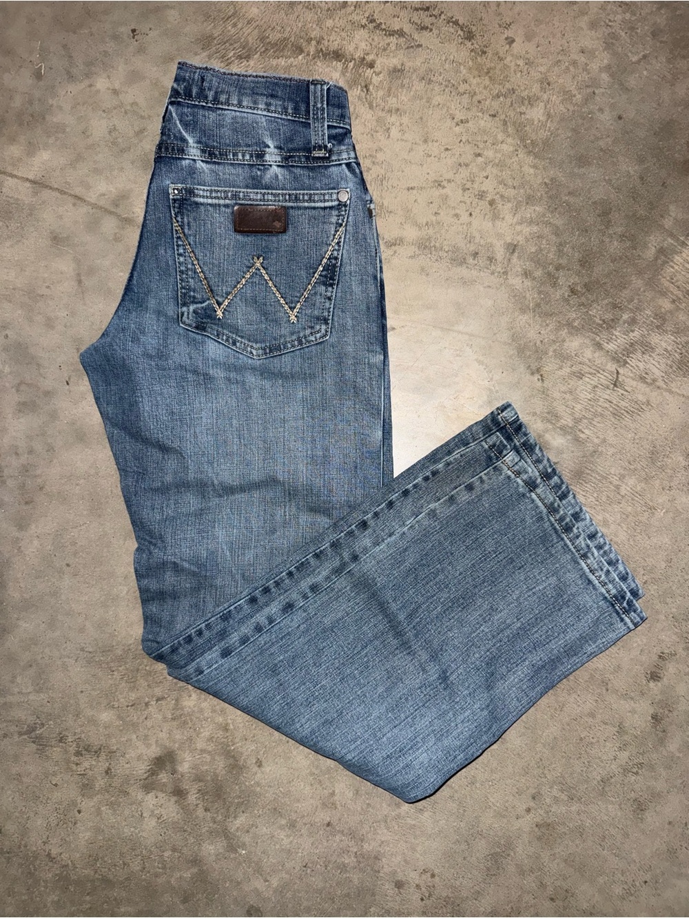 Wrangler Straight Leg Medium Blue Denim Jeans